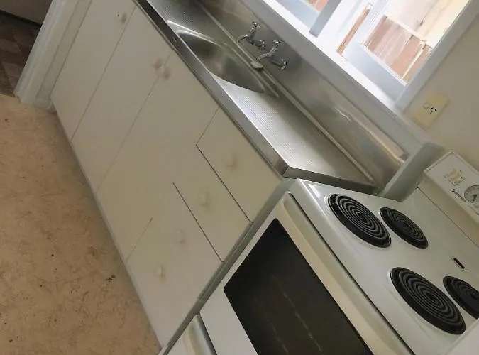 Apartment 3 Double And 2 Single Sofa Beds *